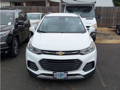 Used 2019 Chevrolet Trax LT w/ LT Convenience Package FWD image 47