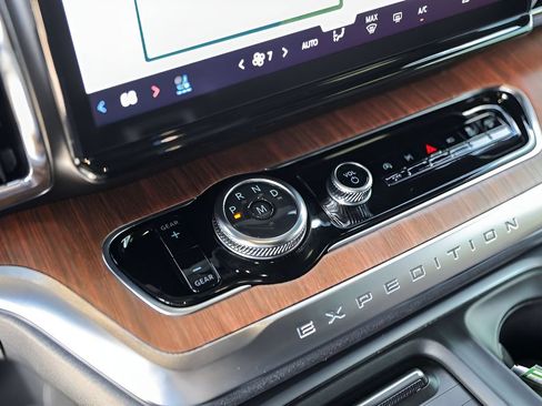 Used 2025 Ford Expedition King Ranch AWD/4WD image 17