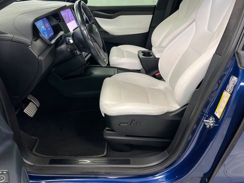 Used 2021 Tesla Model X Performance image 18