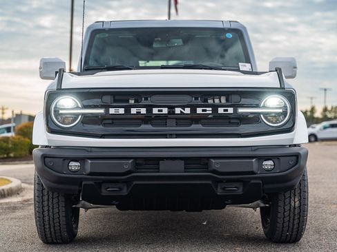 New 2025 Ford Bronco Outer Banks image 2