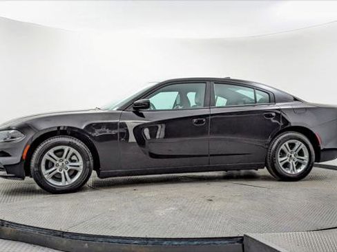 Used 2022 Dodge Charger SXT w/ Plus Group image 3