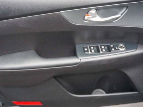 Certified 2021 Kia Forte LXS image 19