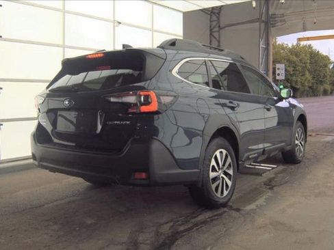 Used 2023 Subaru Outback Premium AWD/4WD image 3