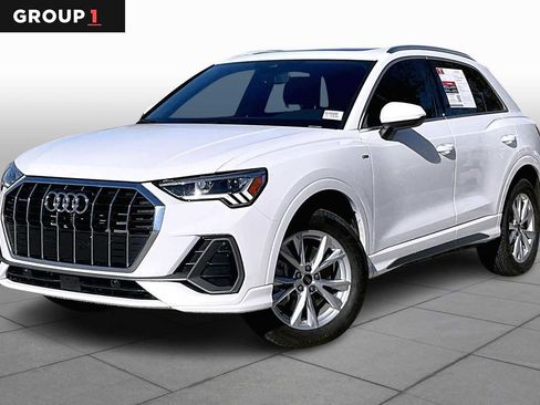 Certified 2025 Audi Q3 2.0T Premium w/ Convenience Package image 1