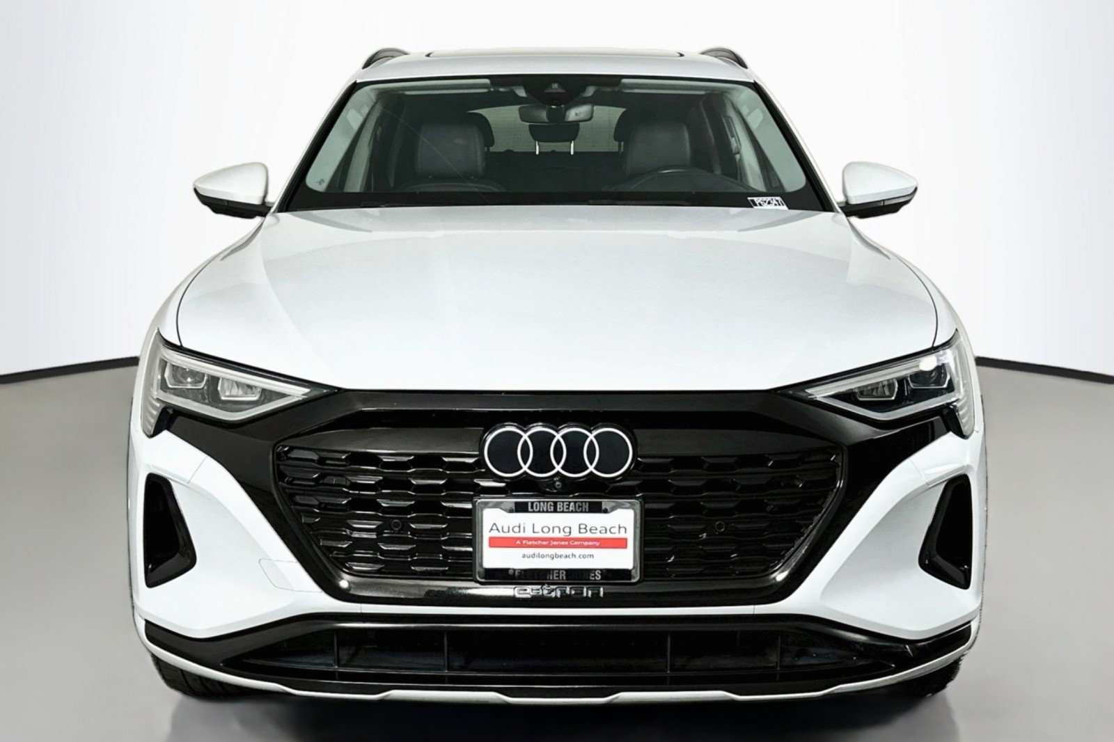 Used 2024 Audi Q8 e-tron Premium Plus w/ Premium Plus Package AWD/4WD image 2