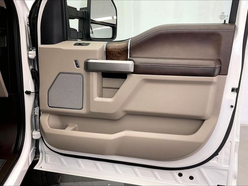 Used 2019 Ford F250 Limited image 26