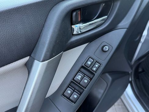 Used 2014 Subaru Forester 2.5i Limited w/ Popular Package #2 image 9