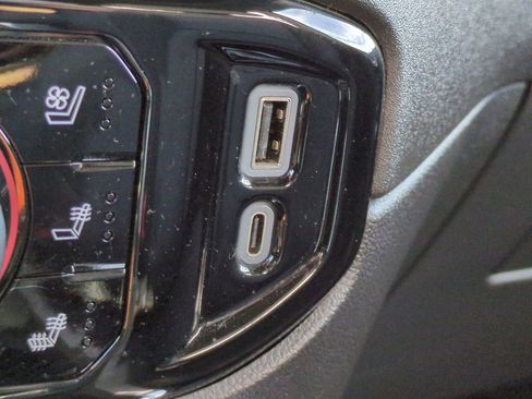 Used 2024 GMC Sierra 2500 SLT w/ SLT Premium Package image 23