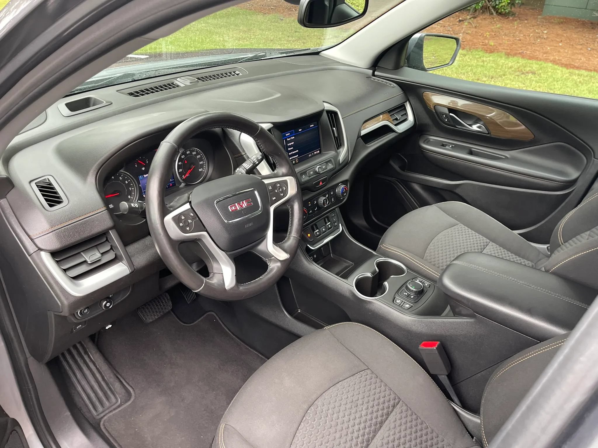 Used 2020 GMC Terrain SLE w/ Driver Convenience Package FWD image 11
