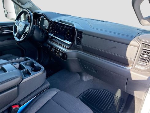 Certified 2024 Chevrolet Silverado 3500 LT image 28