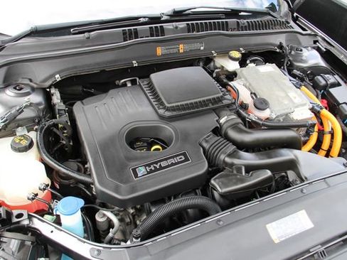 Used 2020 Ford Fusion SE FWD image 35