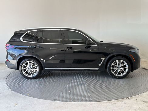Certified 2024 BMW X5 xDrive40i w/ Premium Package AWD/4WD image 8