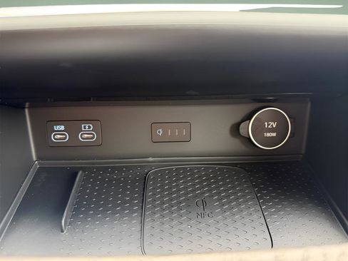 Used 2025 Genesis GV80 2.5T Prestige AWD/4WD image 32