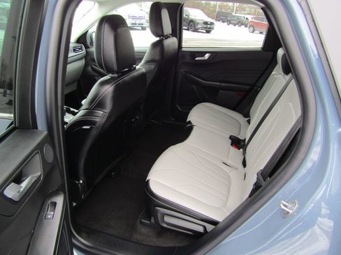 Used 2025 Ford Escape SE w/ PHEV Premium Package FWD image 15