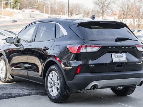 Used 2021 Ford Escape SE image 5