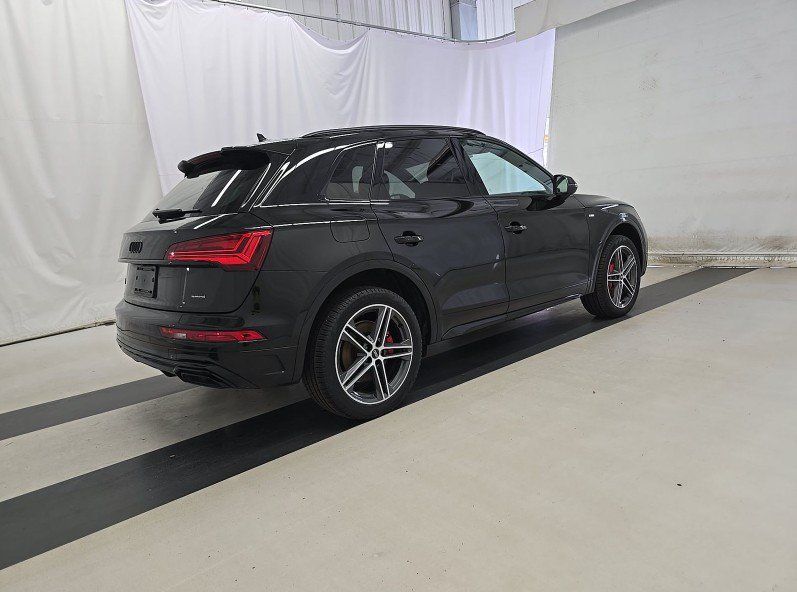 Used 2024 Audi Q5 e Premium Plus w/ Premium Plus Package AWD/4WD image 2