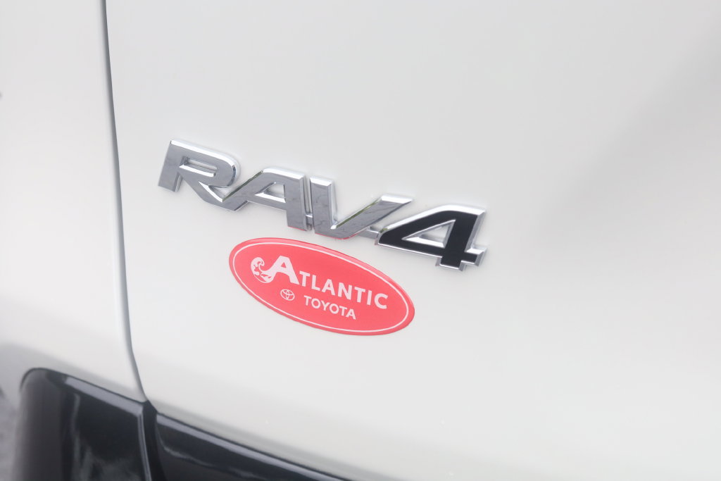 Used 2019 Toyota RAV4 XSE w/ XSE Weather Package AWD/4WD image 28
