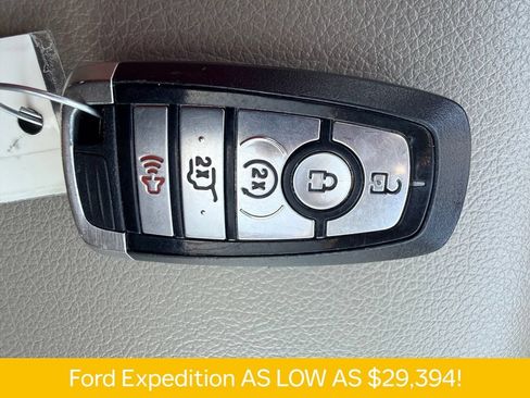 Used 2019 Ford Expedition Limited w/ Equipment Group 301A RWD image 29