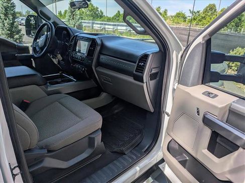 Used 2022 Ford F350 XLT w/ XLT Premium Package AWD/4WD image 12