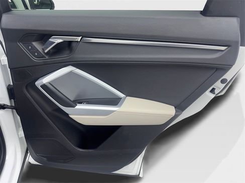 Used 2022 Audi Q3 2.0T Premium w/ Convenience Package image 43