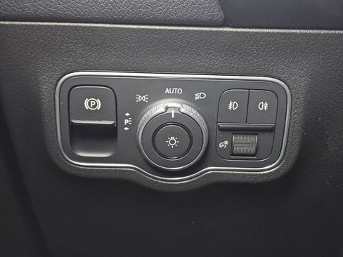 Used 2022 Mercedes-Benz GLA 250 4MATIC image 19