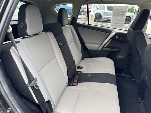 Used 2016 Toyota RAV4 XLE AWD/4WD image 14