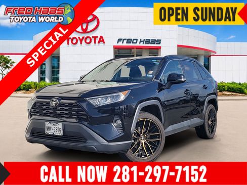 Used 2021 Toyota RAV4 XLE FWD image 1