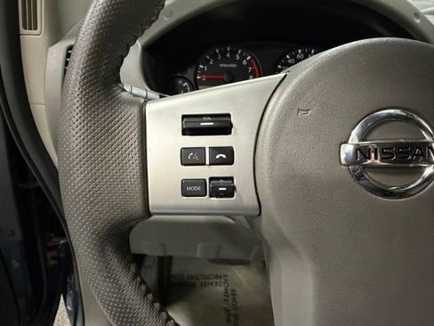 Used 2016 Nissan Frontier SV w/ SV Value Truck Package AWD/4WD image 15