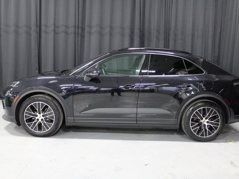 Certified 2025 Porsche Macan Electric image 2