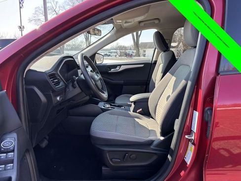 Used 2020 Ford Escape SE image 3