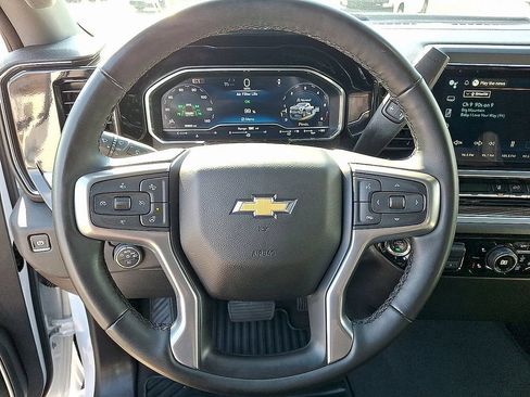 Used 2025 Chevrolet Silverado 2500 LT w/ Convenience Package AWD/4WD image 15