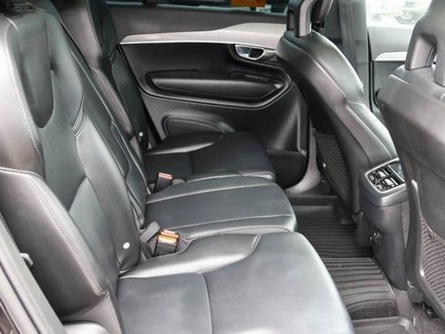 Used 2021 Volvo XC90 T5 Momentum w/ Protection Package Premier image 22