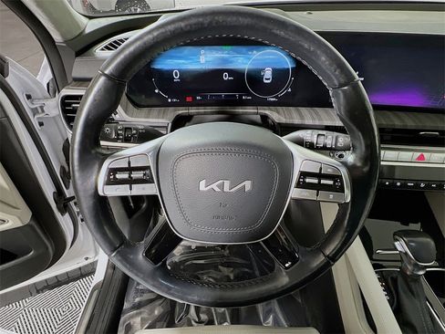 Used 2024 Kia Telluride SX Prestige image 11