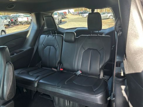 Used 2025 Chrysler Pacifica Select FWD image 25