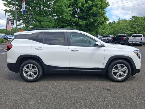 Used 2023 GMC Terrain SLE w/ Driver Convenience Package FWD image 7