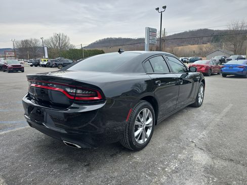 Used 2023 Dodge Charger SXT image 3