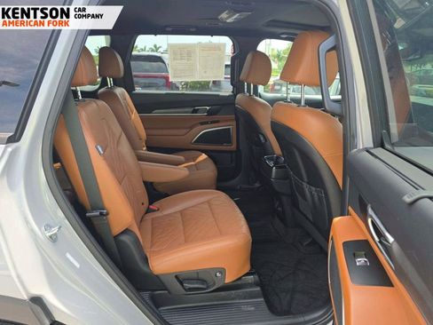 Used 2024 Kia Telluride EX X-Line AWD/4WD image 11