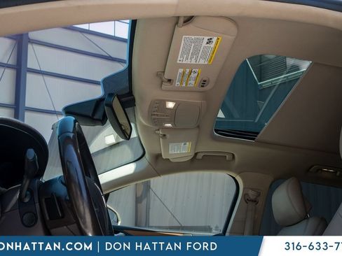Used 2017 Lincoln MKC Select w/ Lincoln MKC Climate Package FWD image 17