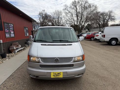 Used 2003 Volkswagen Eurovan MV FWD image 2