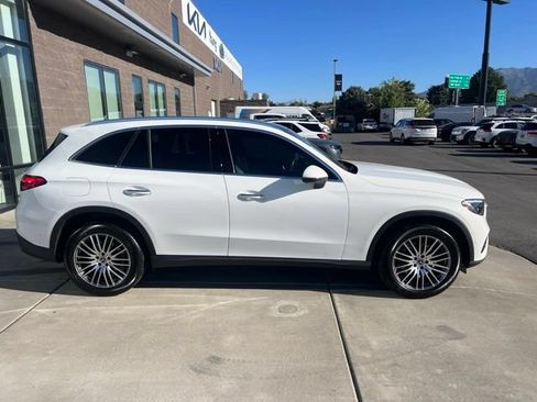 Used 2024 Mercedes-Benz GLC 300 4MATIC image 6