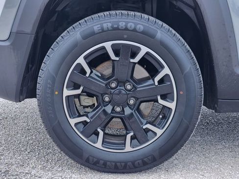 Used 2023 Jeep Renegade Latitude AWD/4WD image 10