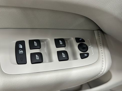 New 2026 Volvo XC60 B5 Ultra w/ Protection Package Premier image 22