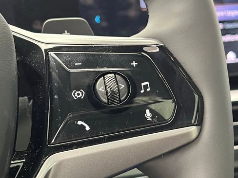 Certified 2025 BMW 530i image 17