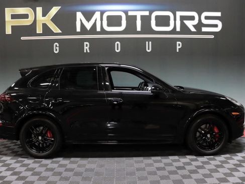 Used 2017 Porsche Cayenne GTS image 10