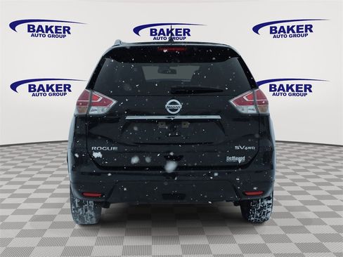 Used 2016 Nissan Rogue SV image 4