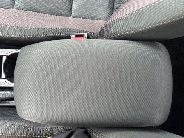Used 2017 Toyota Corolla LE w/ Carpet Mat Package (TMS) FWD image 29