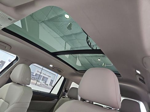 New 2026 Volkswagen Atlas SE FWD image 18