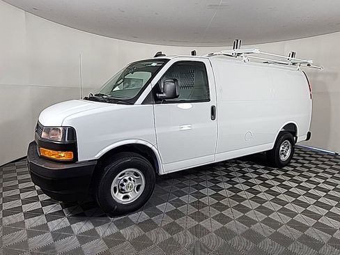 New 2025 Chevrolet Express 3500 w/ Driver Convenience Package image 5
