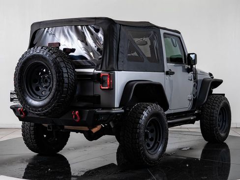 Used 2017 Jeep Wrangler Sport w/ Quick Order Package 24S AWD/4WD image 10