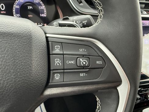 Used 2024 Jeep Grand Cherokee Limited AWD/4WD image 24